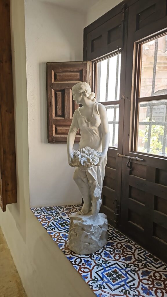 Escultura en mármol de Carrara representando a La Primavera